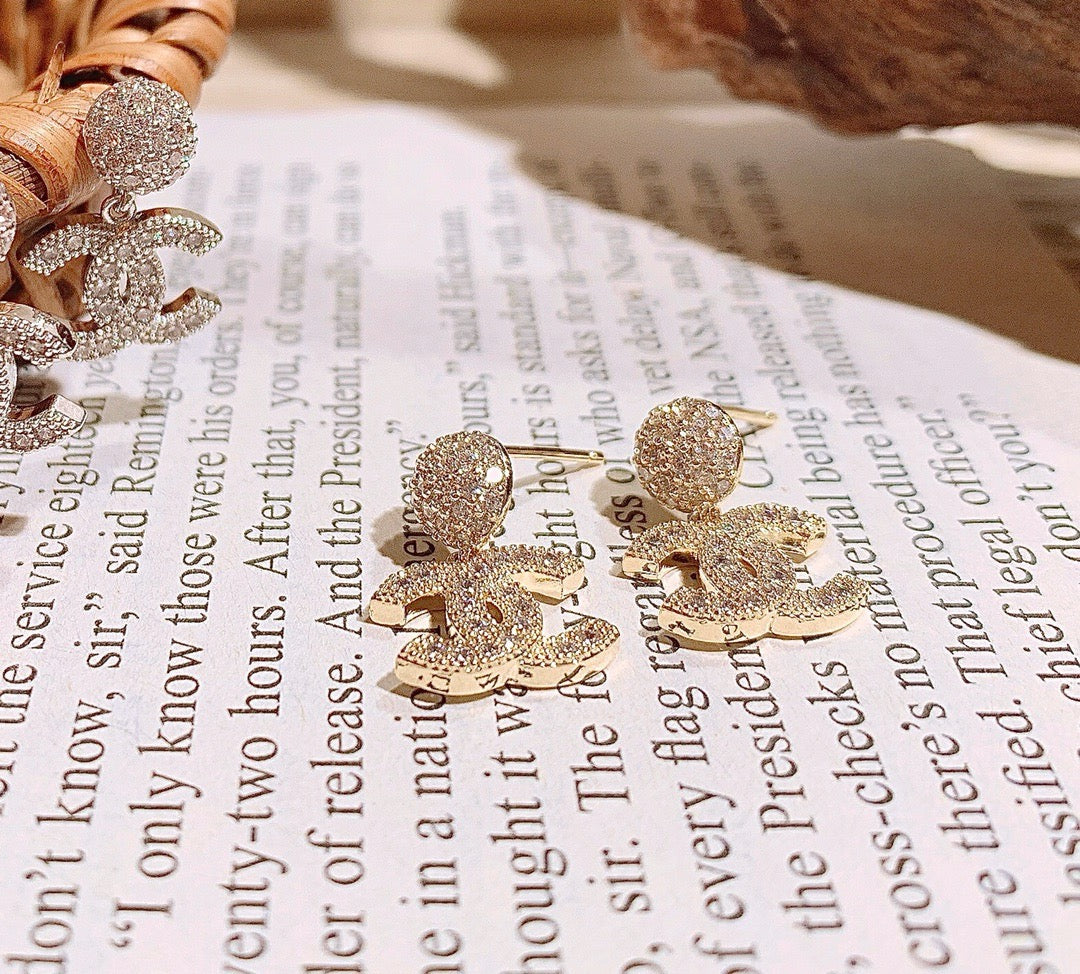 Women's Stylish Exquisite Rhinestone Earrings