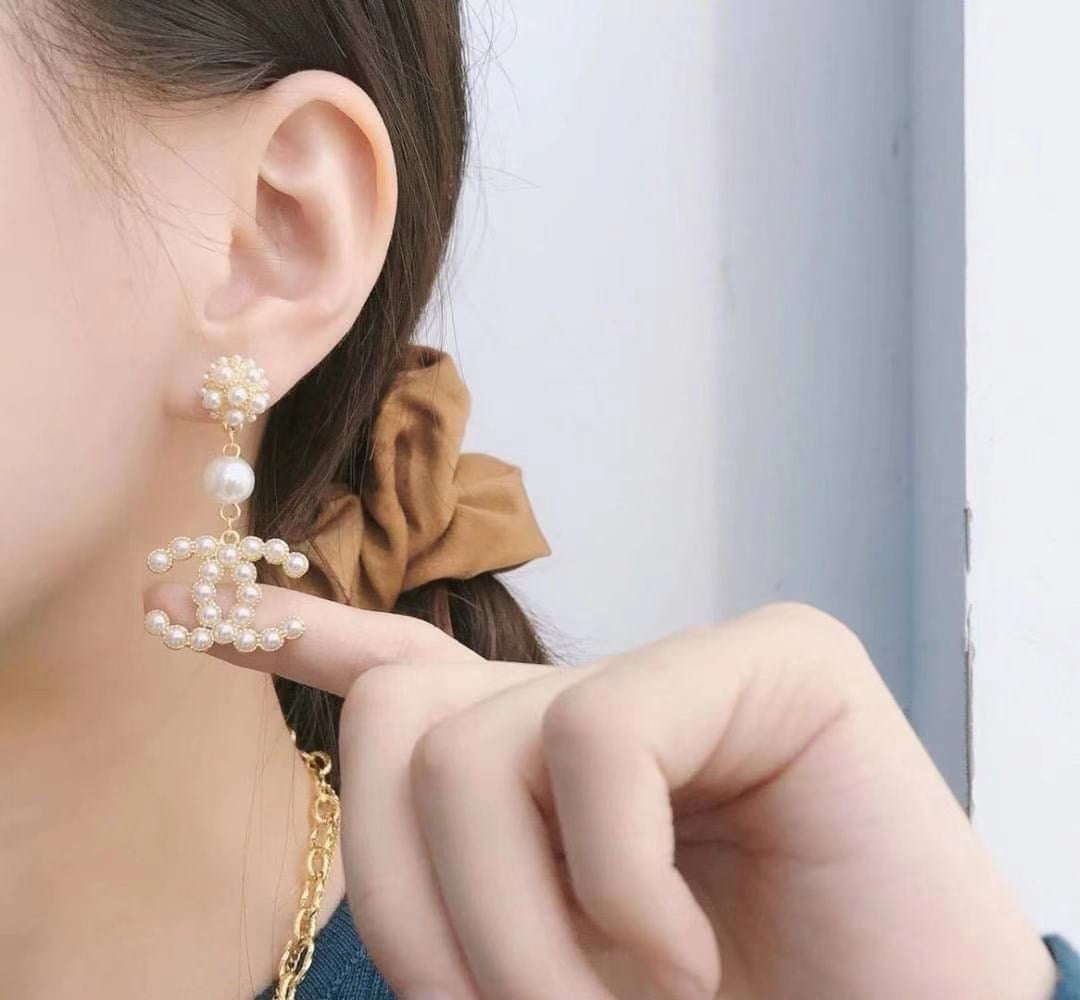 Women's Fashion Pearl Earrings