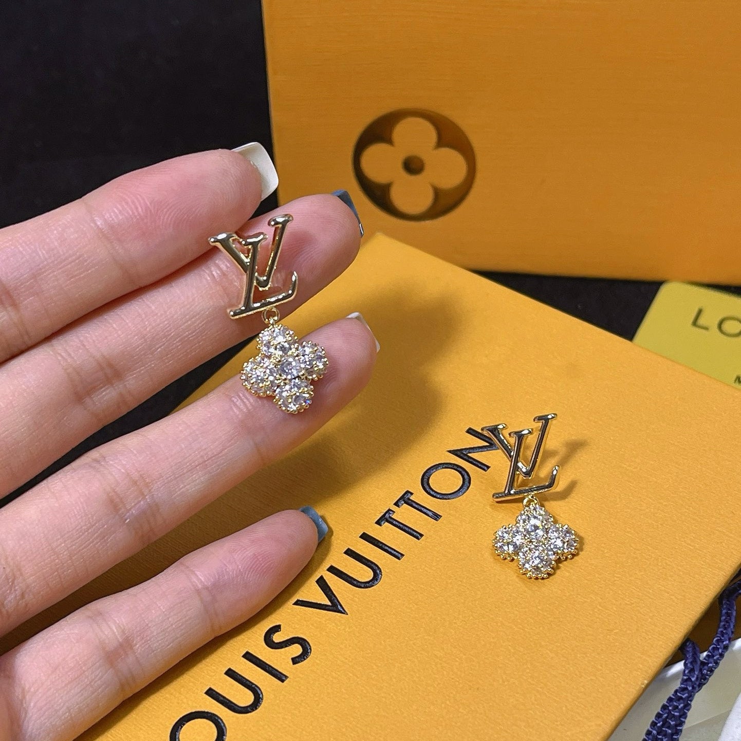 Women's Fashionable Rhinestone Drop Earrings