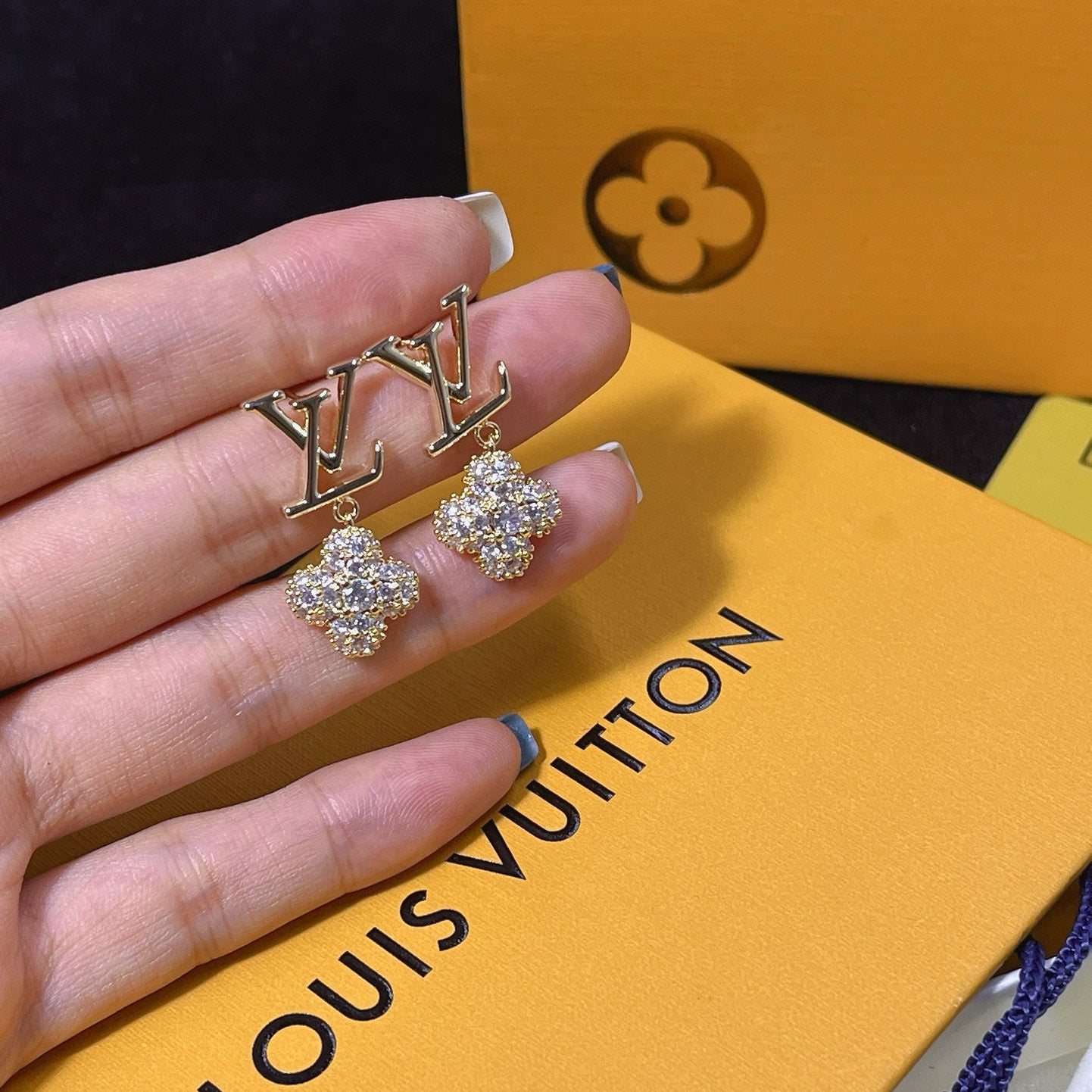 Women's Fashionable Rhinestone Drop Earrings
