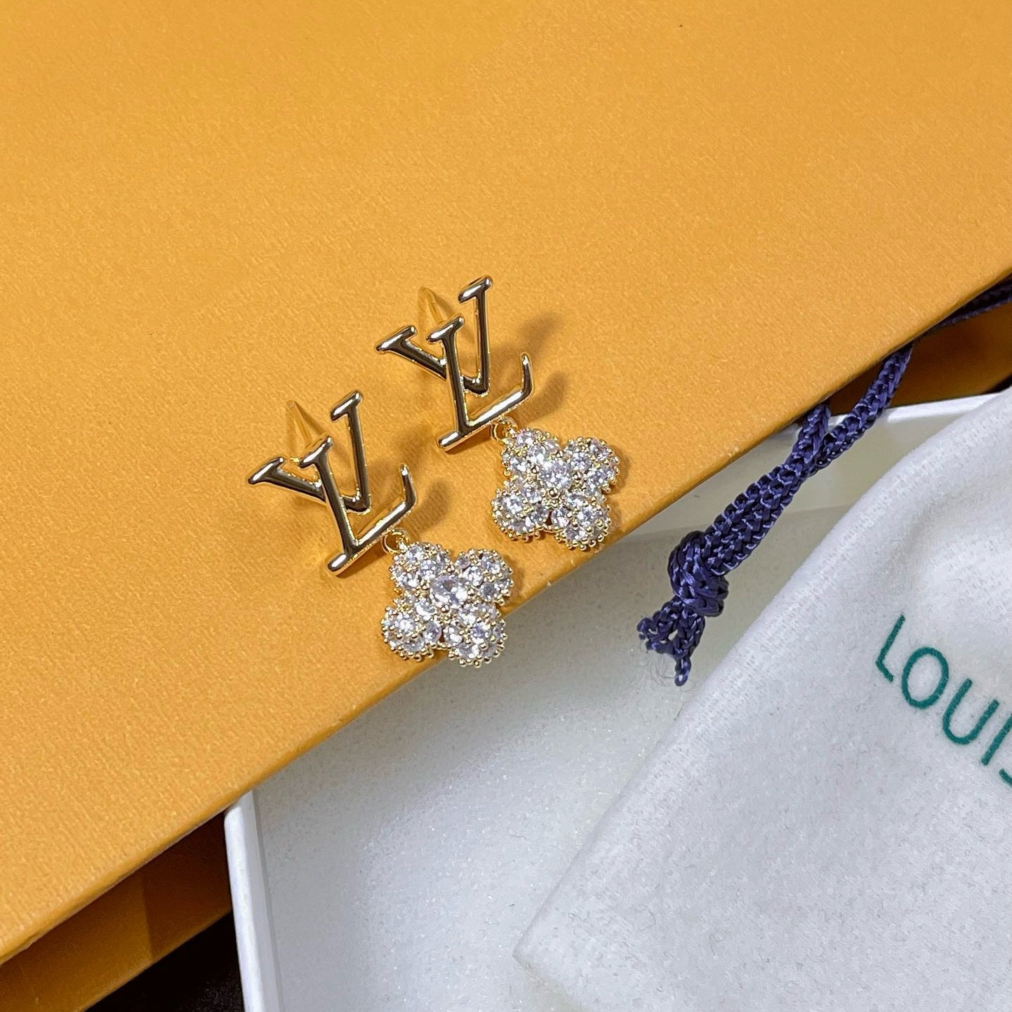 Women's Fashionable Rhinestone Drop Earrings