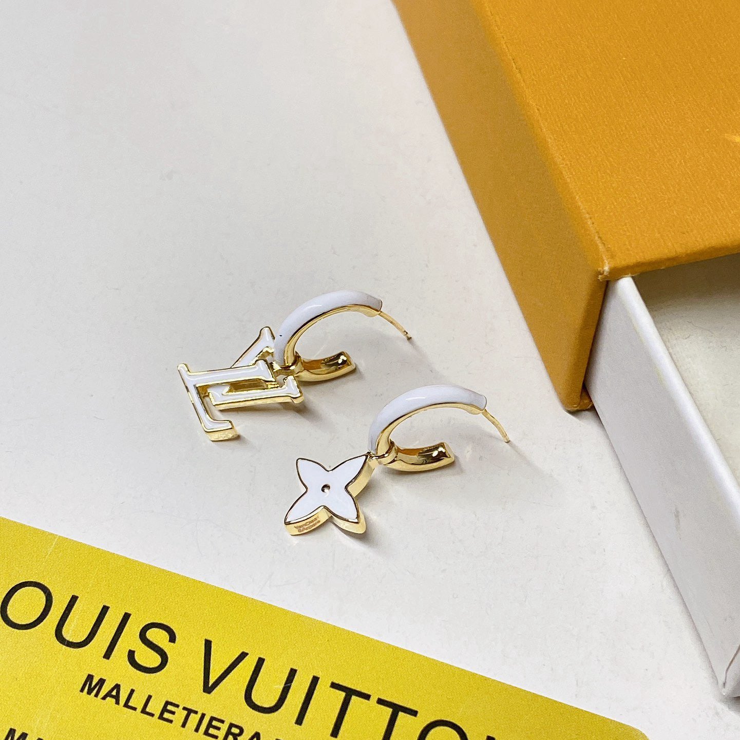 Women's Fashionable Pendant Earrings