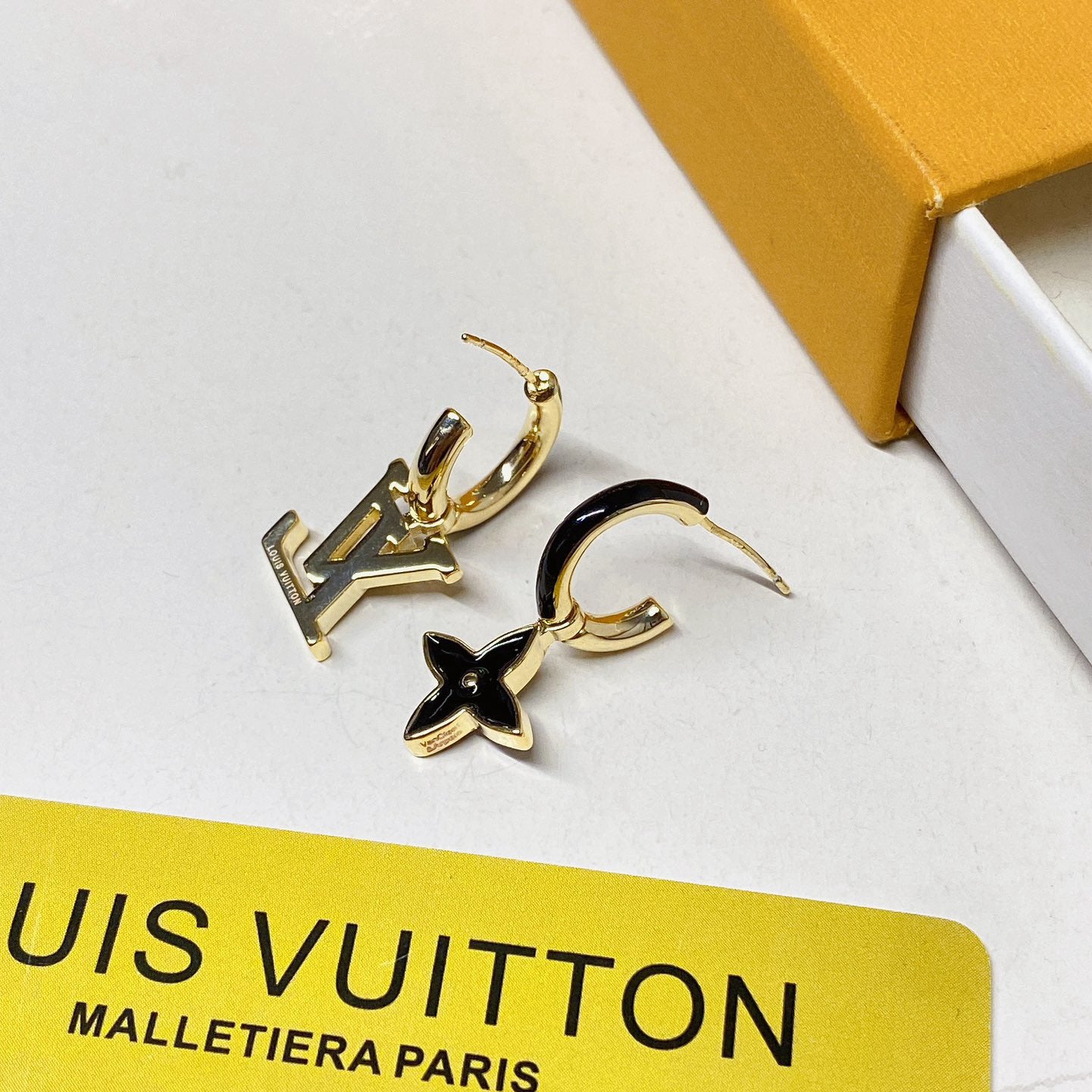 Women's Fashionable Pendant Earrings