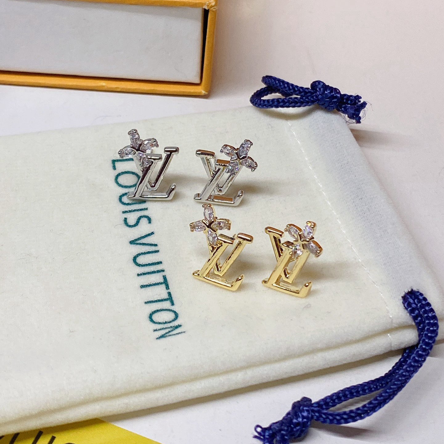 Women's Fashionable Rhinestone Earrings