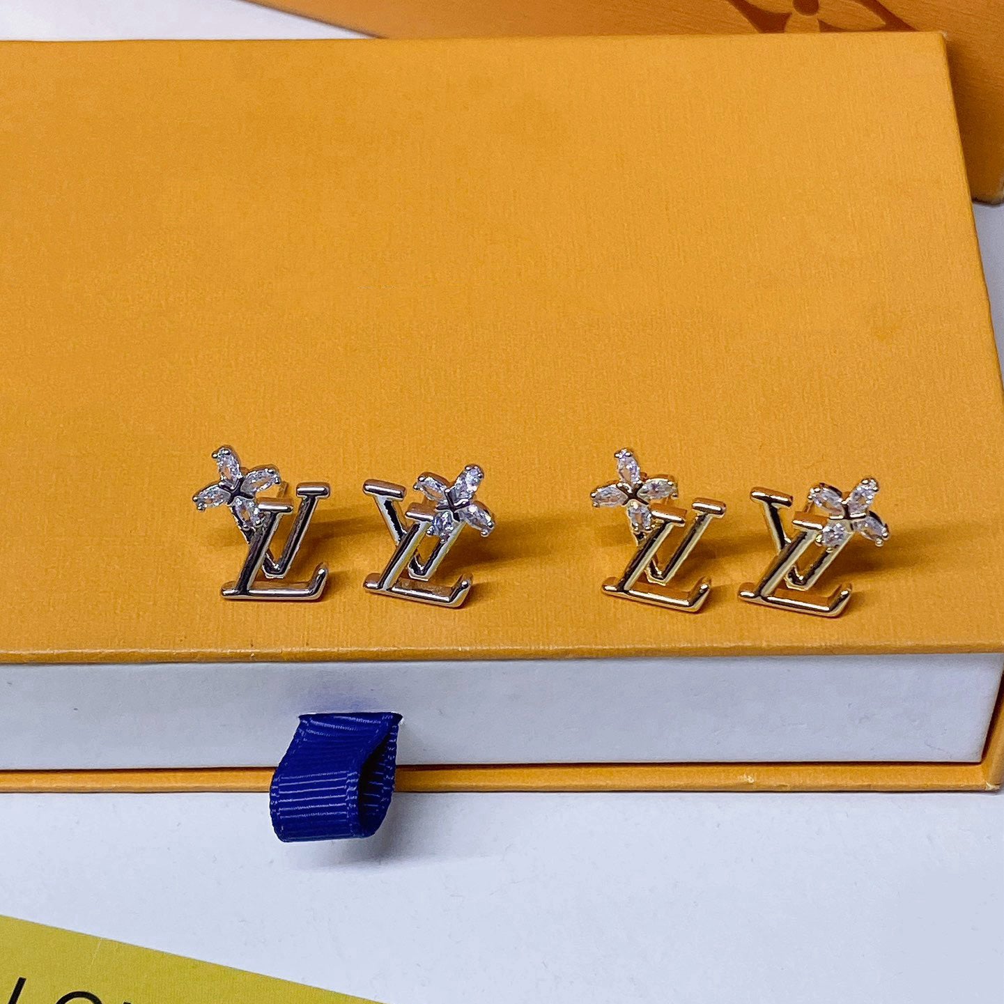 Women's Fashionable Rhinestone Earrings