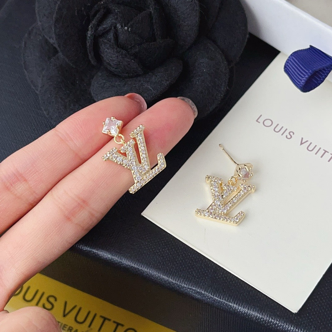 Women's Fashionable Pendant Earrings