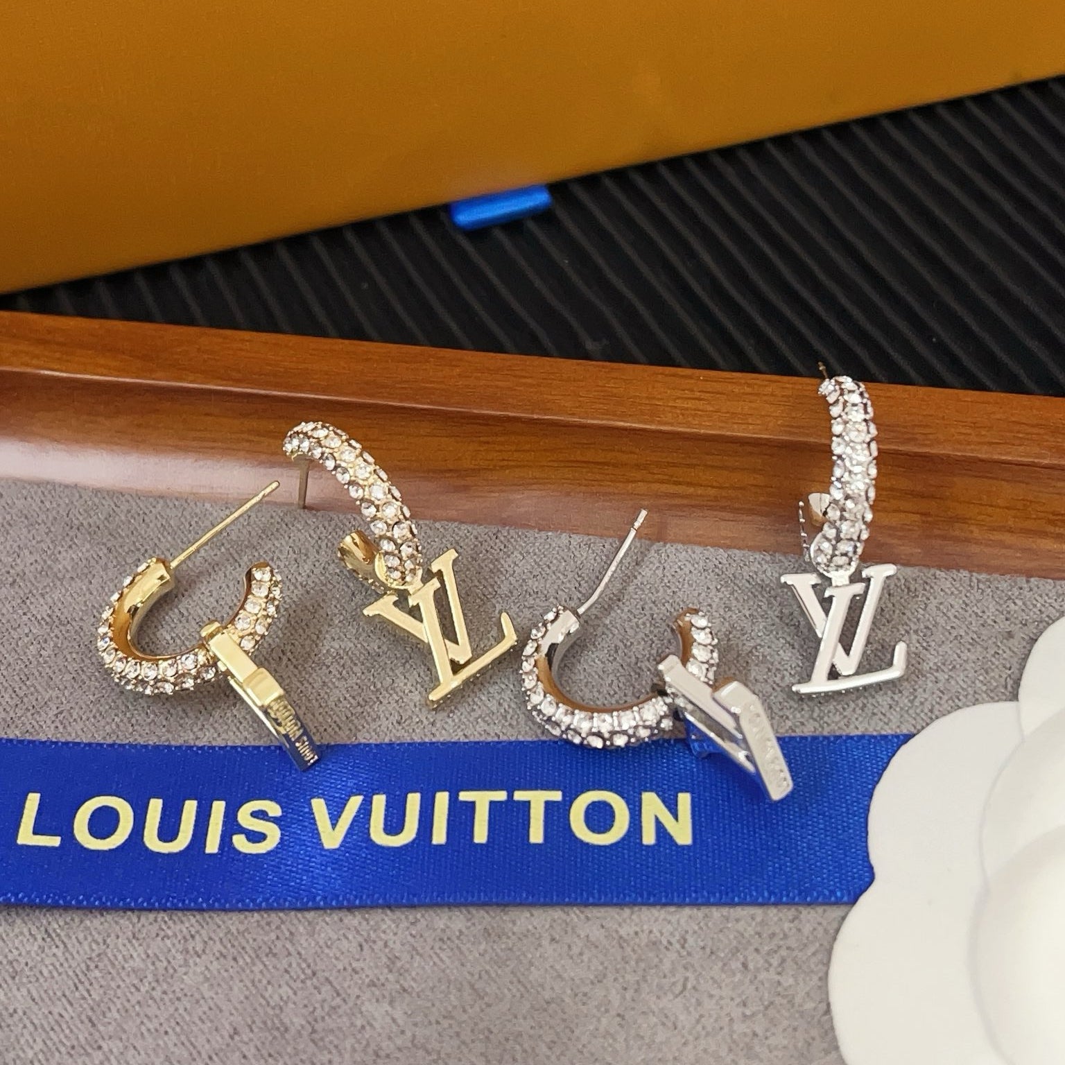 Women's Fashionable Rhinestone Earrings