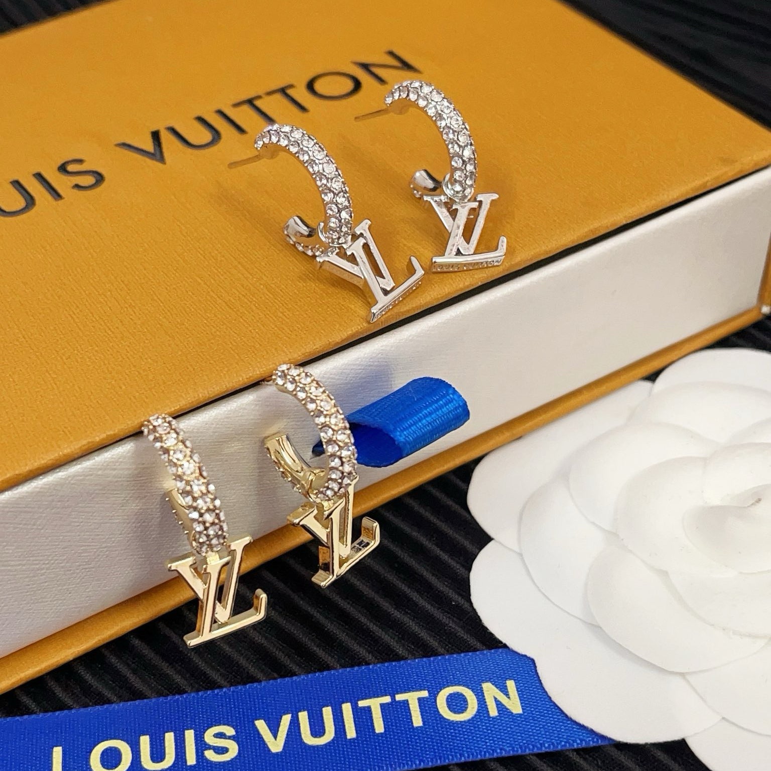 Women's Fashionable Rhinestone Earrings