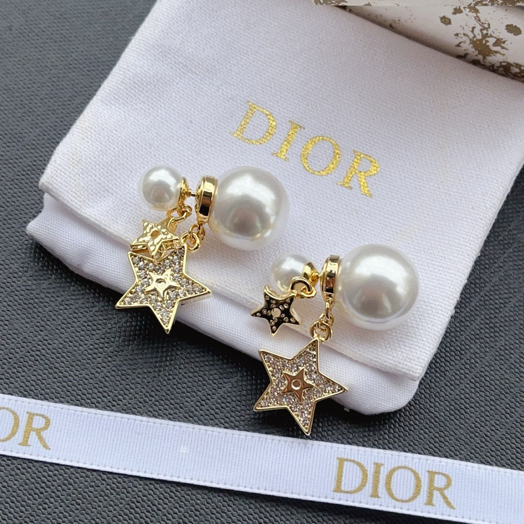 Women's Fashion Pearl Earrings