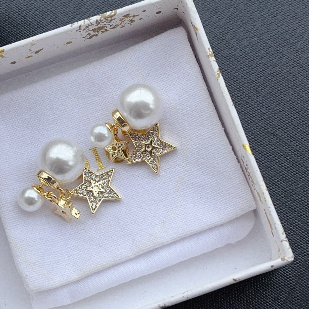 Women's Fashion Pearl Earrings