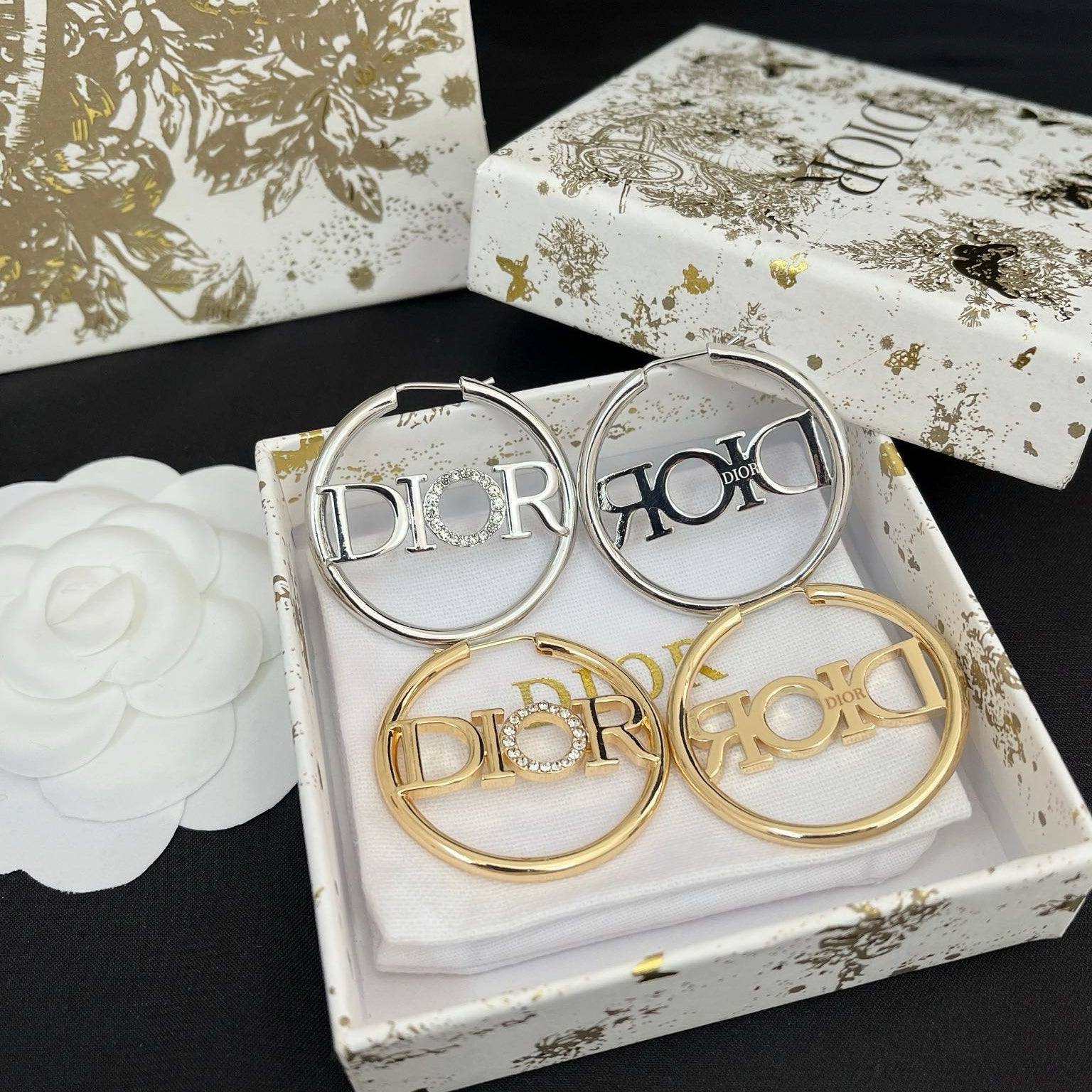 Women's Fashionable Large Hoop Earrings