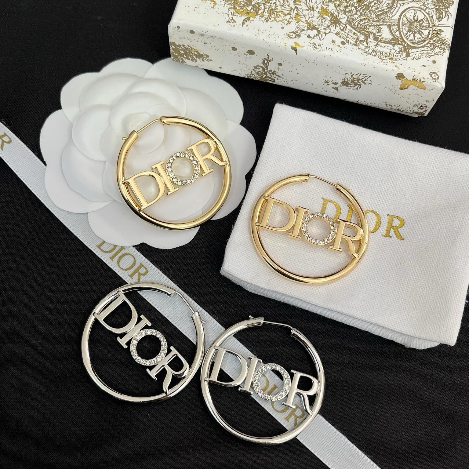 Women's Fashionable Large Hoop Earrings