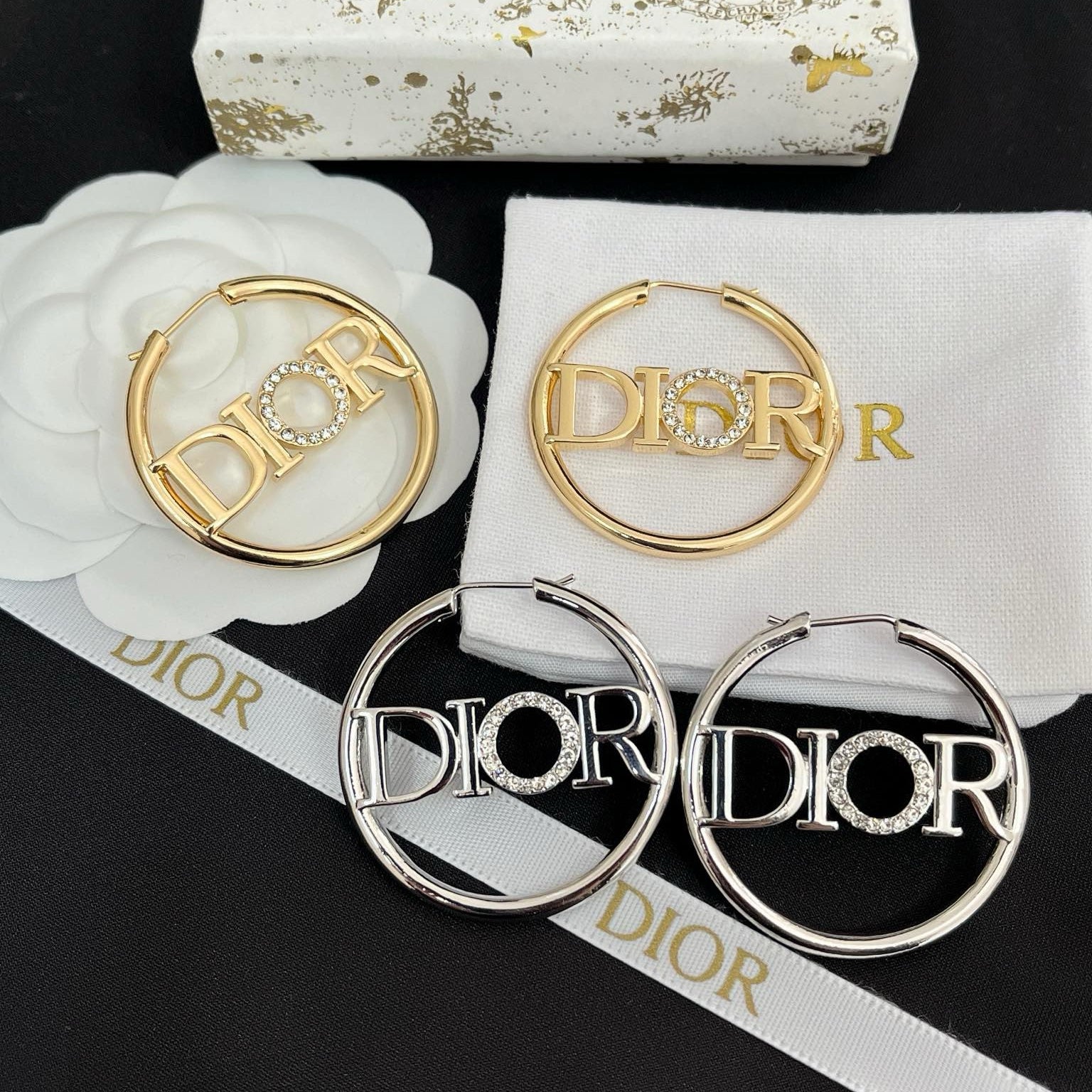 Women's Fashionable Large Hoop Earrings