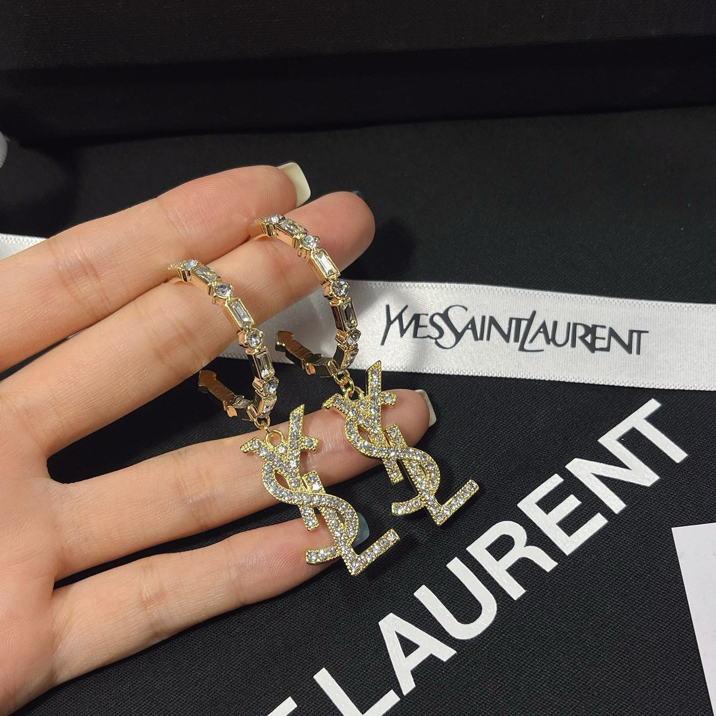 Women's Fashionable Rhinestone Earrings