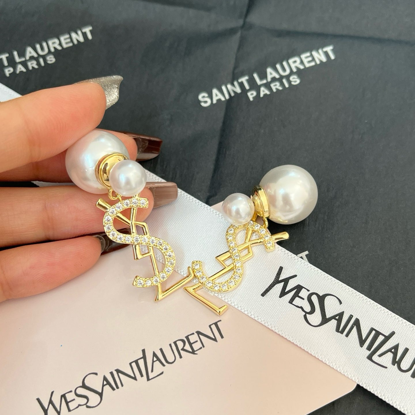 Women's Fashionable Rhinestone Earrings