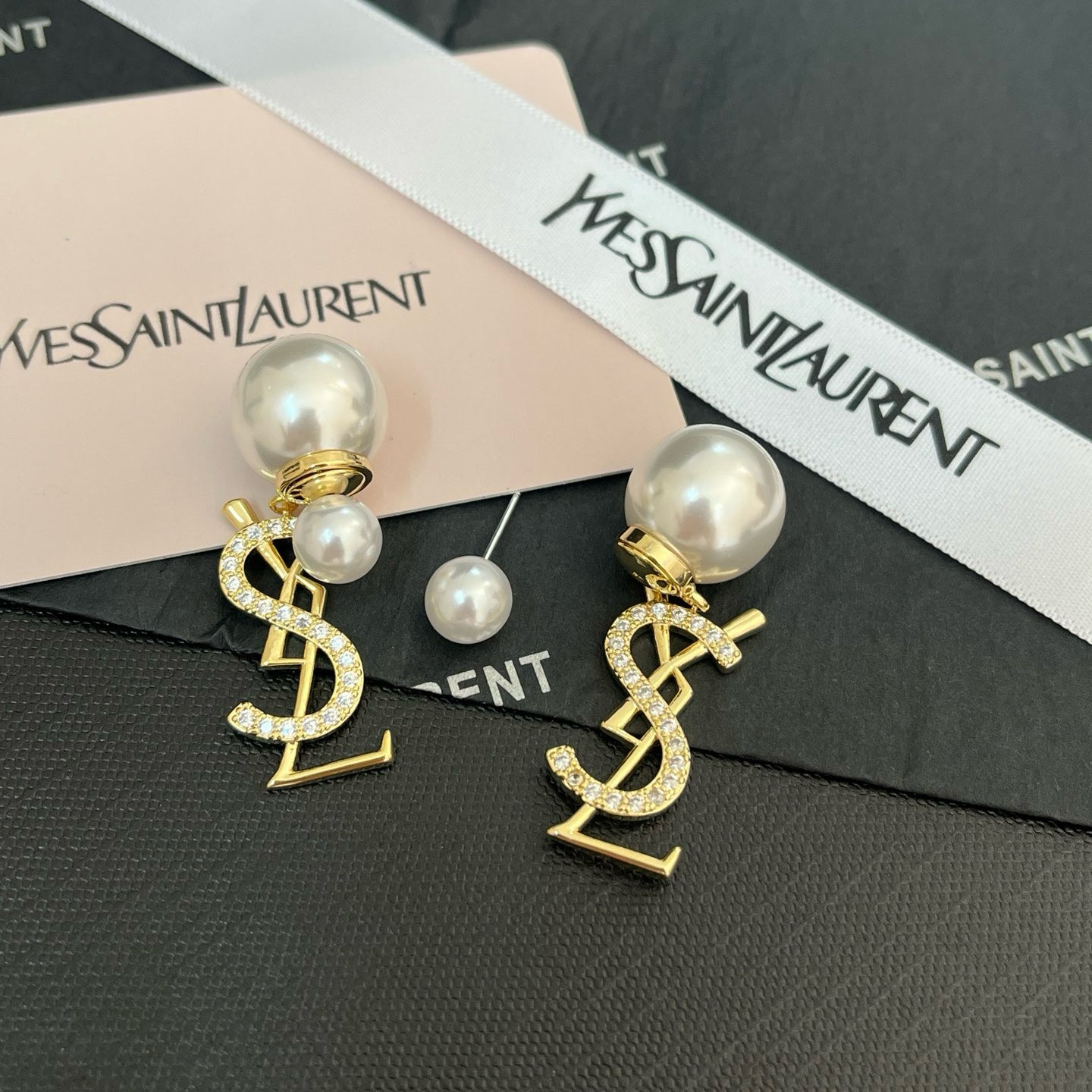 Women's Fashionable Rhinestone Earrings