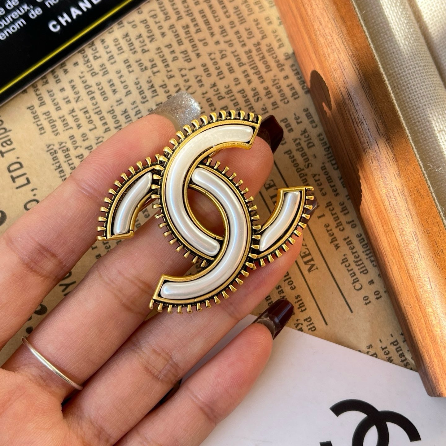Women's Fashion Brooch