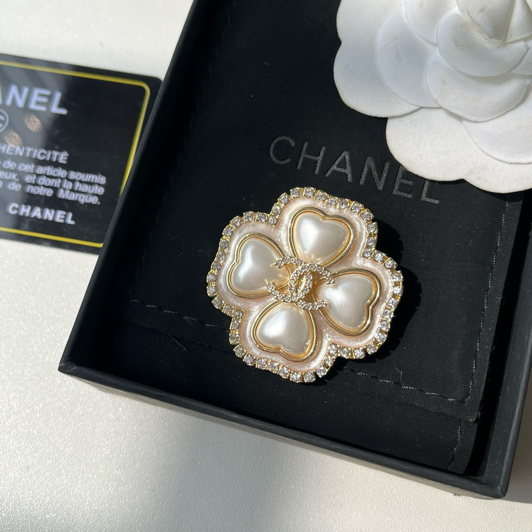 Women's Fashion Brooch