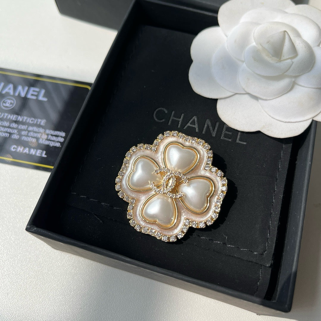 Women's Fashion Brooch