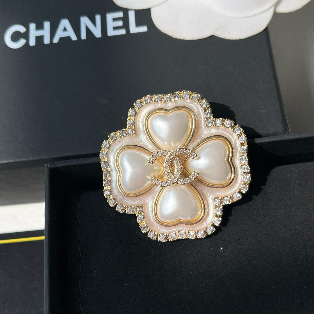 Women's Fashion Brooch