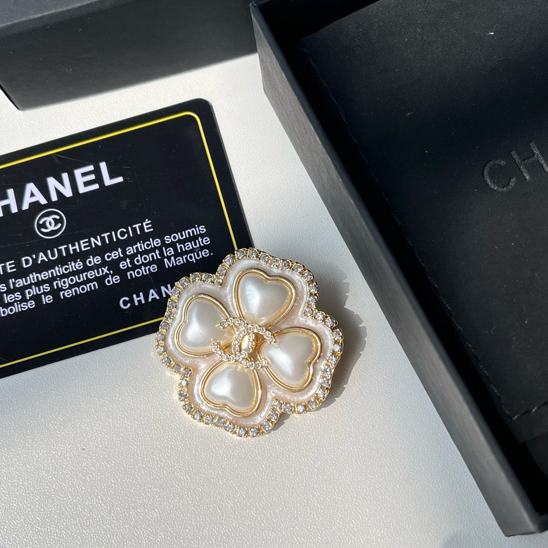 Women's Fashion Brooch