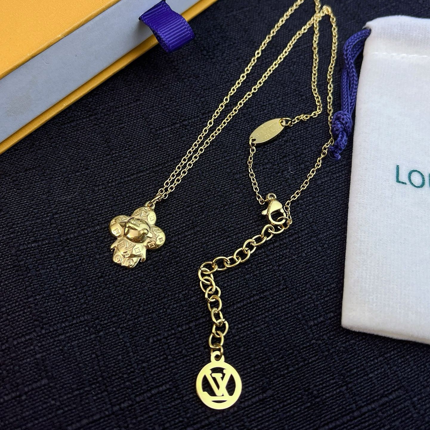 Fashion Pendant Necklace