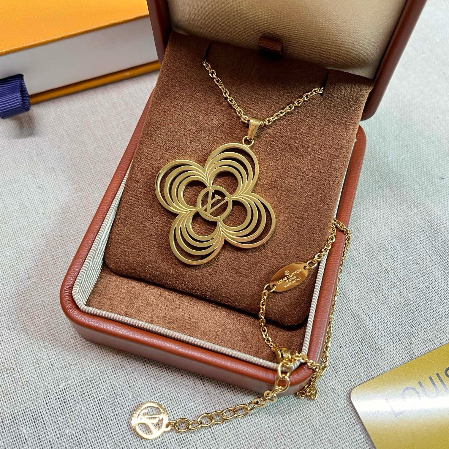 Fashion Pendant Necklace