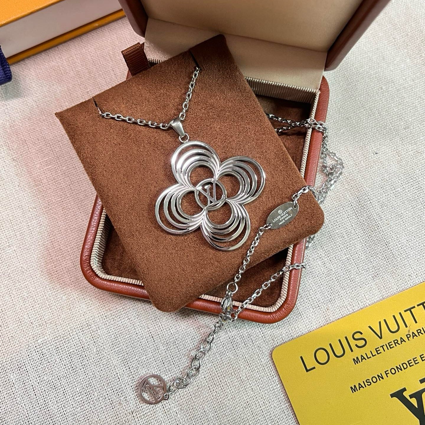 Fashion Pendant Necklace