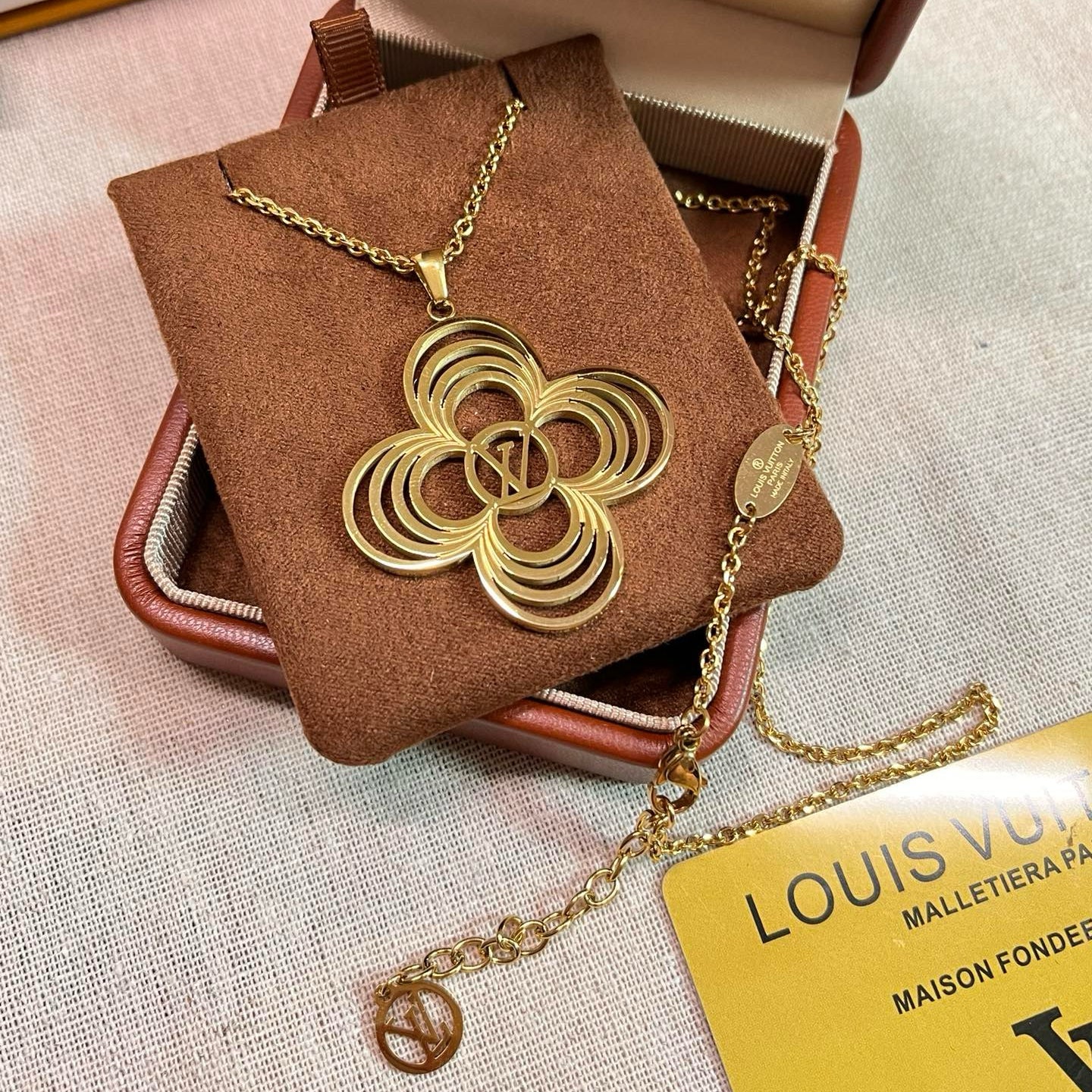 Fashion Pendant Necklace