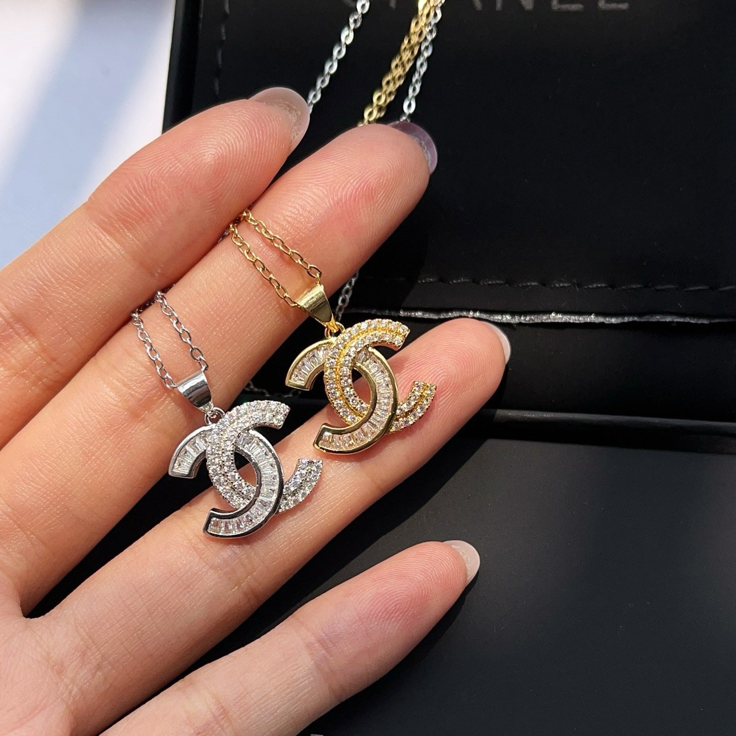 Women's Fashion Pendant Necklace