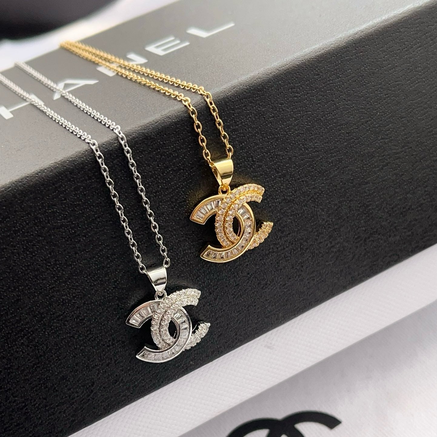 Women's Fashion Pendant Necklace