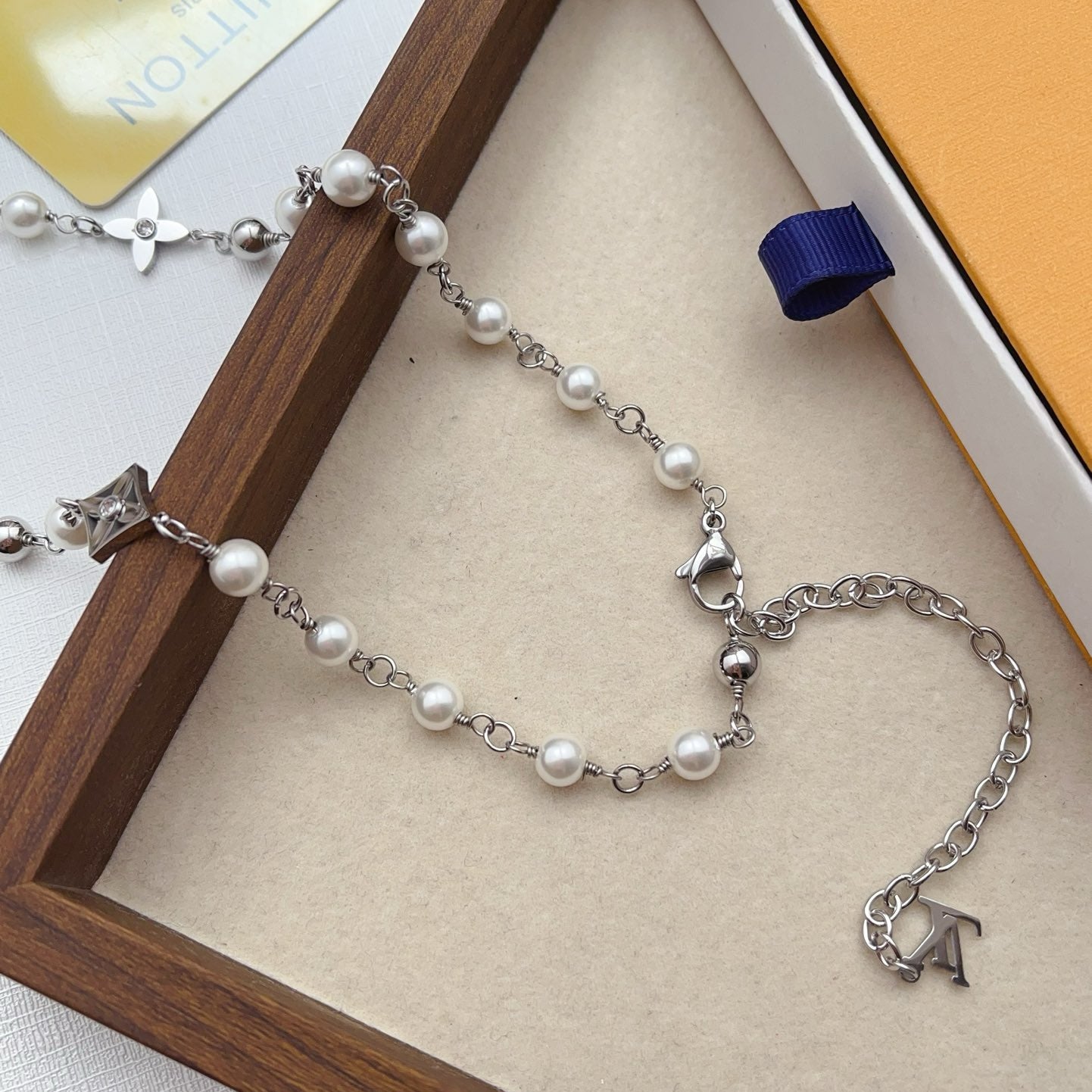 Women's Fashion Pearl Necklace