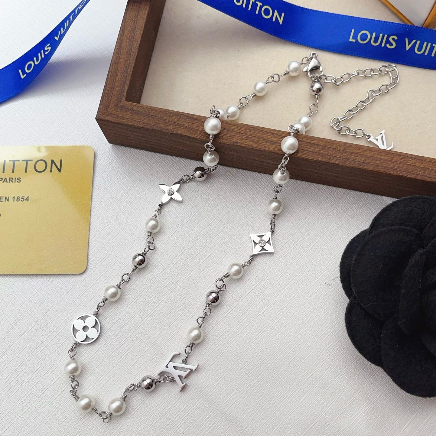 Women's Fashion Pearl Necklace