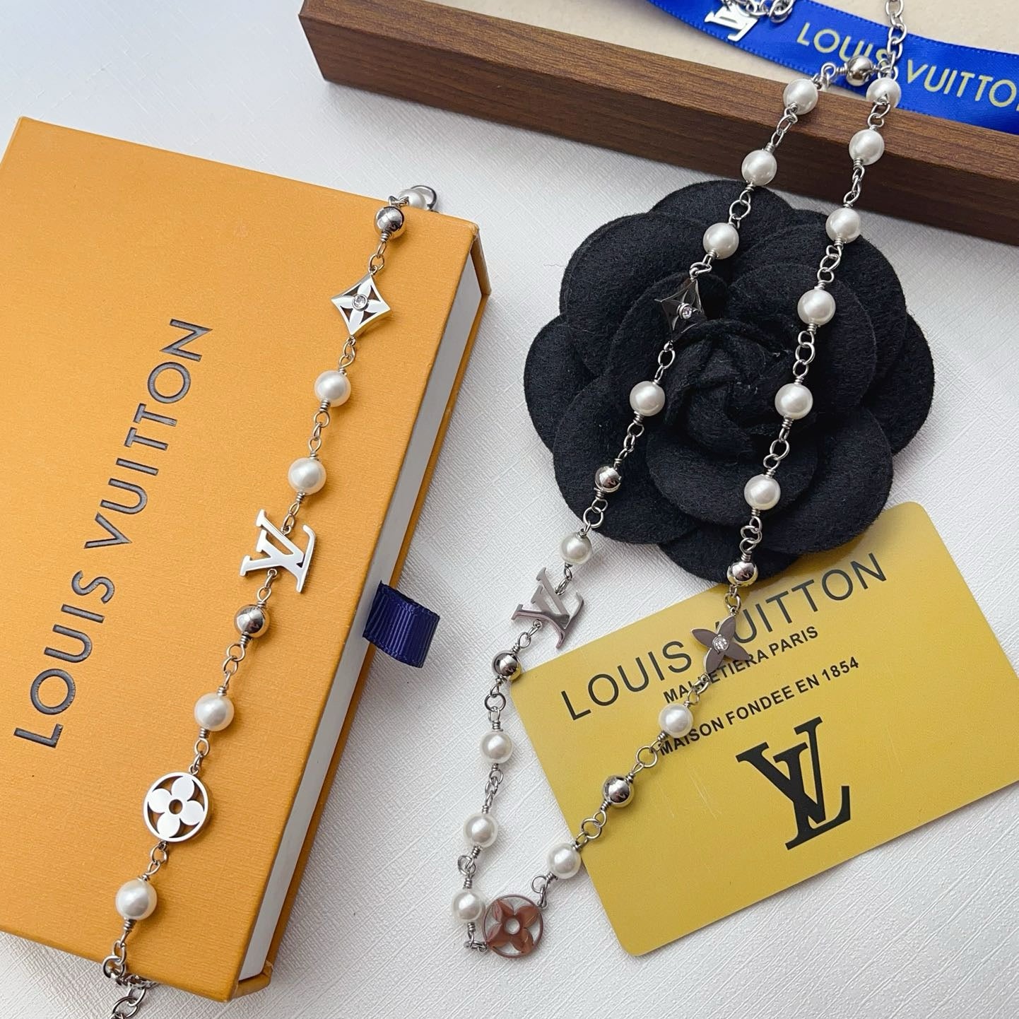 Women's Fashion Pearl Necklace