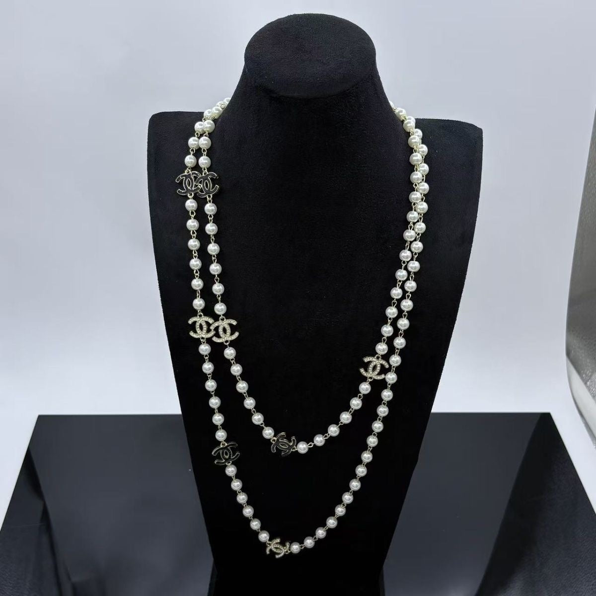Women's Fashion Pearl Long Necklace
